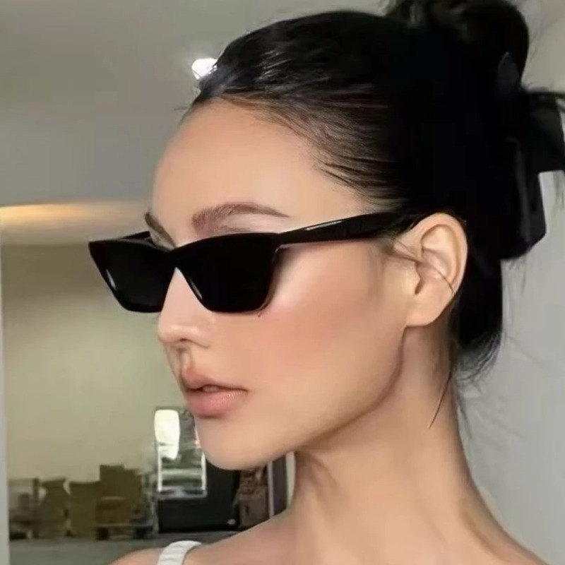 Luxury Lifestyle Men - Luxuriöse Cat-Eye-Sonnenbrille in Schwarz für Damen