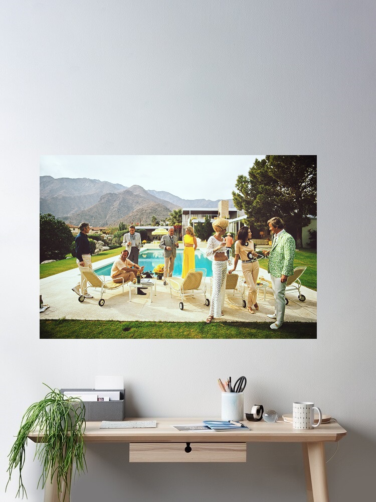 Luxury Lifestyle Pictures - Retro Poolside Host Luxury Lifestyle von